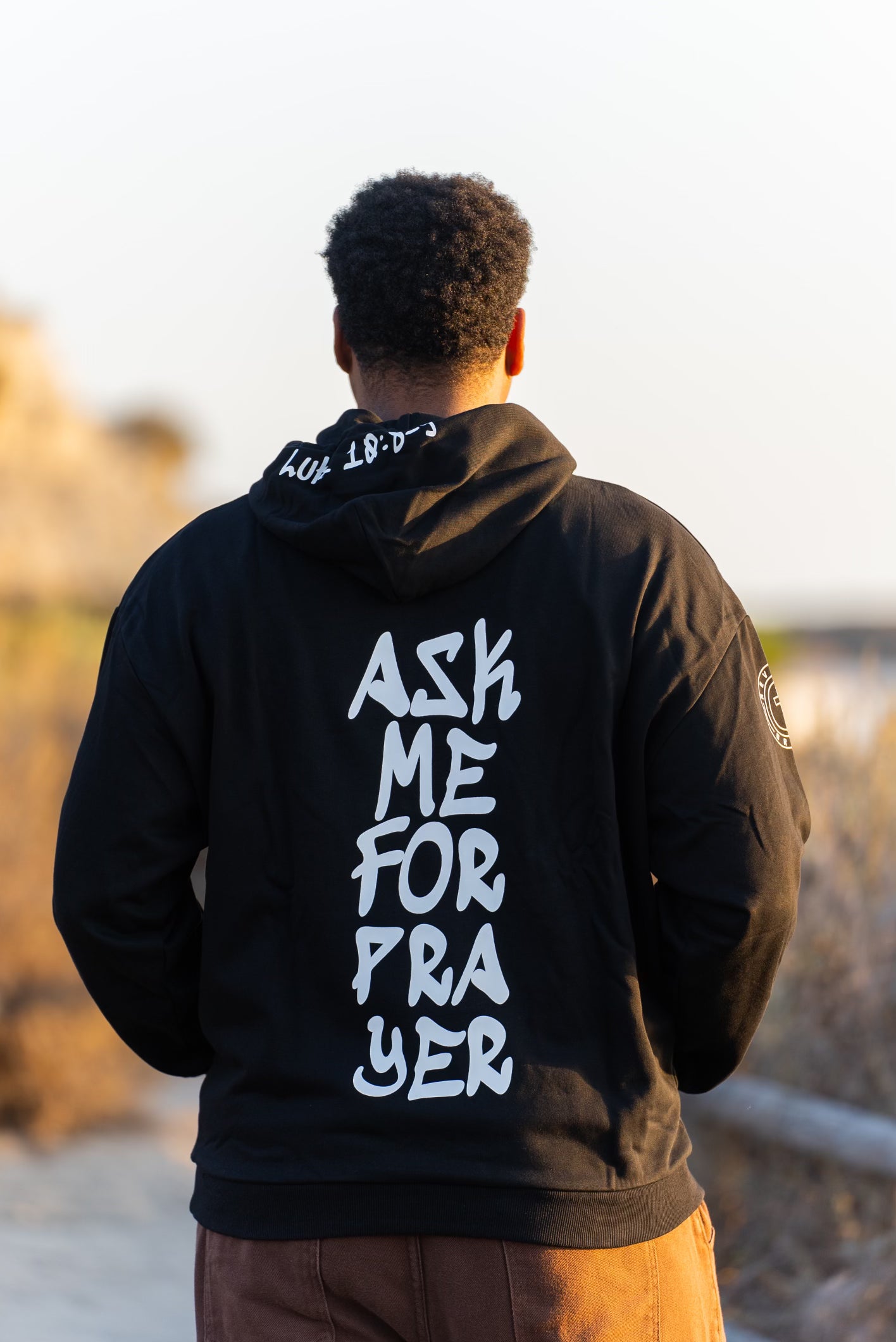 Sweat à capuche "Demandez-moi une prière"