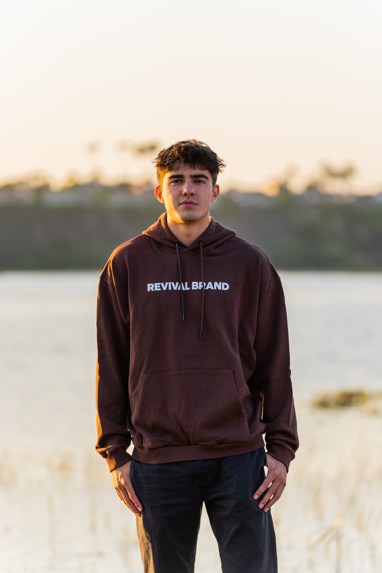 Dios es amor sudadera con capucha