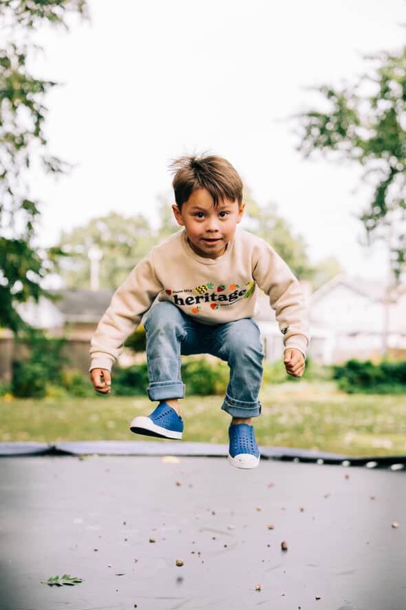 Kids Heritage Sweater - oynx solomon collection